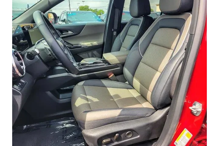 $29987 : Chevrolet Equinox 2025 LT 4d image 8