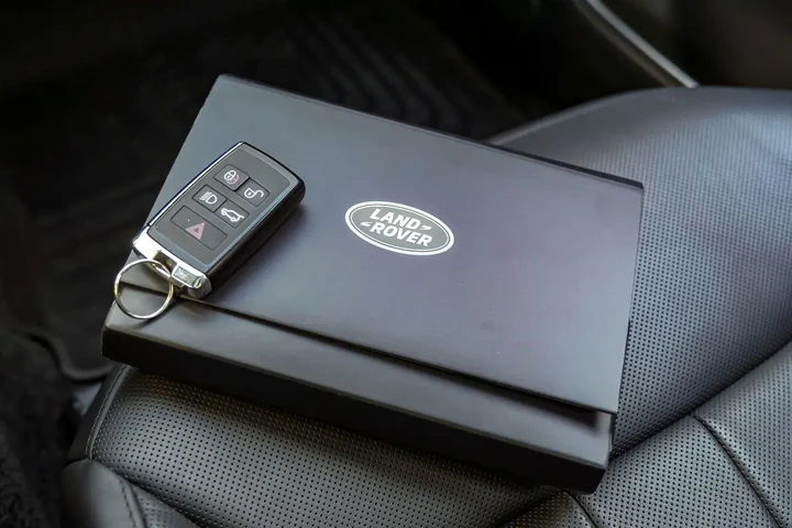 $96996 : 2023 Range Rover SE image 1