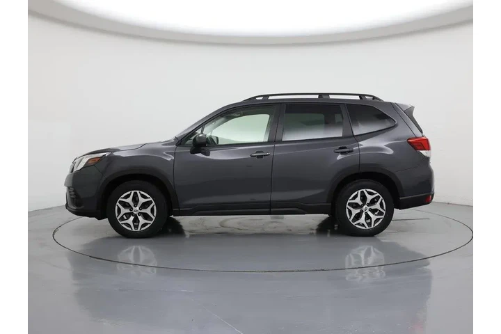 $27998 : Subaru Forester 2022 AWD Pre image 3