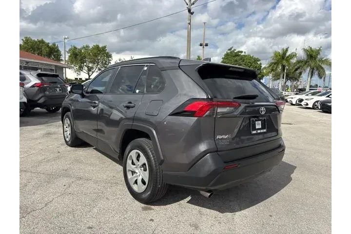 $16988 : Toyota RAV4 2019 LE 4dr SUV image 5