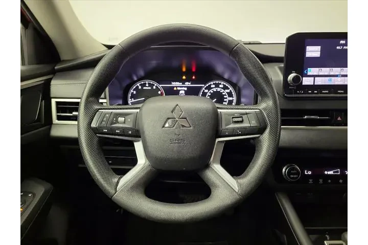 $24998 : Mitsubishi Outlander 2024 ES image 10