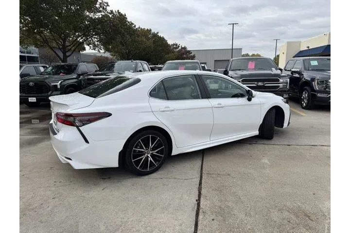 $28249 : Toyota Camry Hybrid 2024 SE image 5