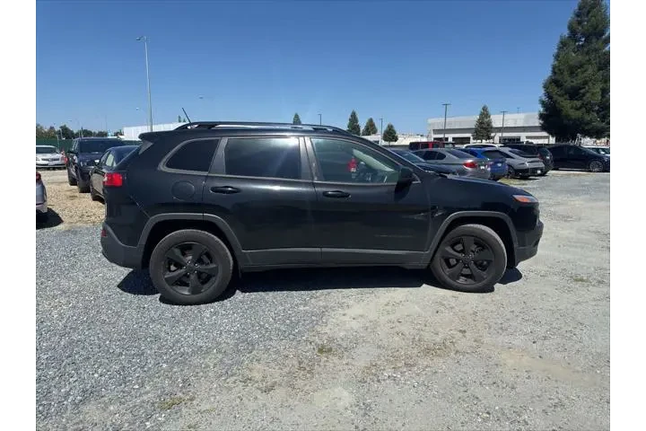 $11999 : Jeep Cherokee 2018 4x4 Latit image 4