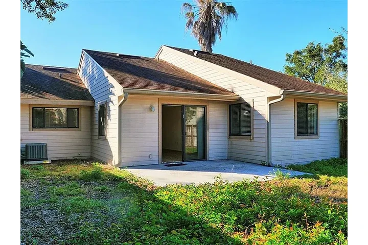 $2350 : A beautiful place to call home image 6