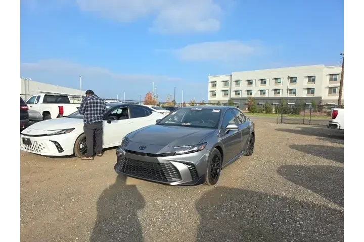 $32800 : Toyota Camry 2025 SE 4dr Sed image 3