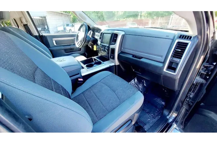 $13990 : 2015 RAM 1500 Lone Star image 6