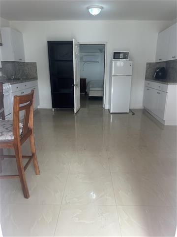 $1600 : Rento efficiency /Miami .33167 image 2