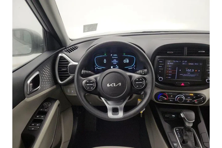 $18998 : Kia Soul 2023 LX 4dr Crossov image 10