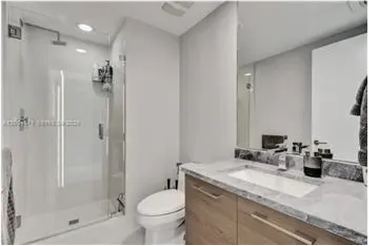 $4900 : Rental property with 1 bedro image 7