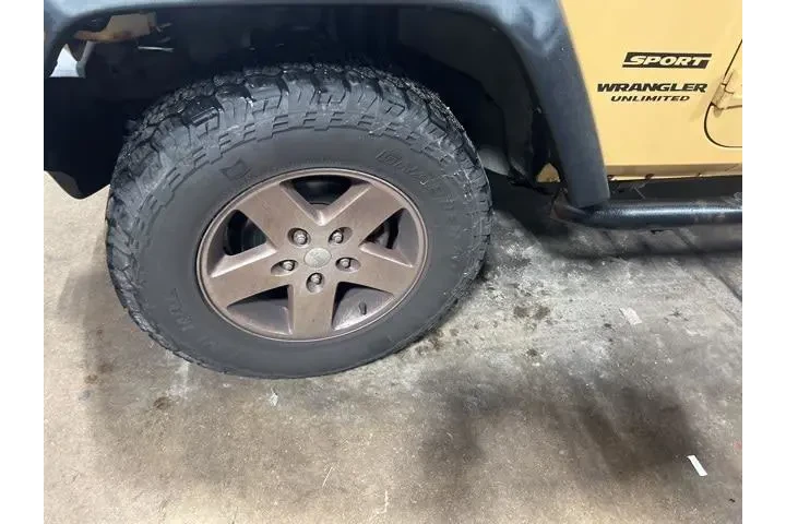 $12750 : Jeep Wrangler Unlimited 2013 image 9