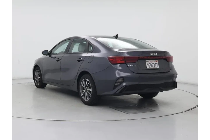 $17998 : Kia Forte 2023 LXS 4dr Sedan image 2