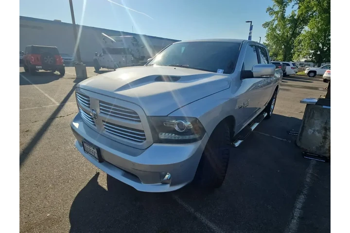$17000 : Ram 1500 2014 4x2 Sport 4dr image 1