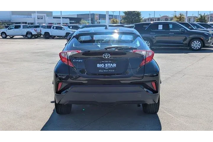 $16995 : Toyota C-HR 2020 XLE 4dr Cro image 4