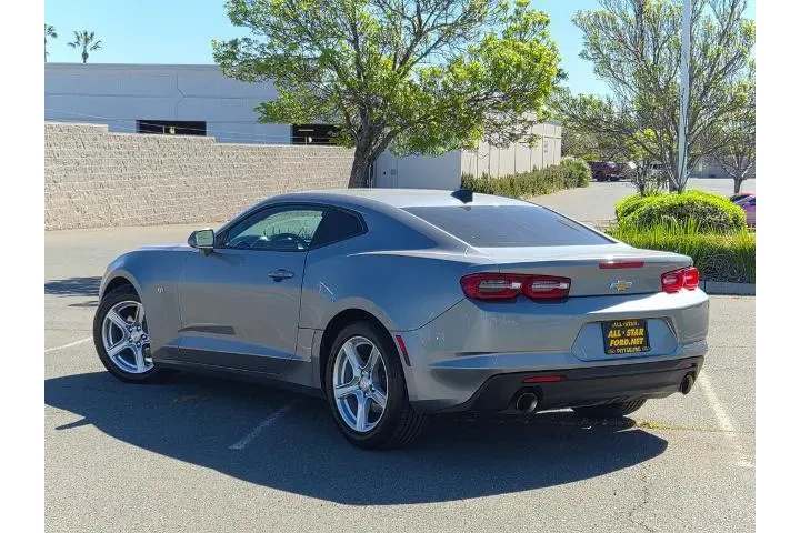 $24900 : Chevrolet Camaro 2023 LT 2dr image 6