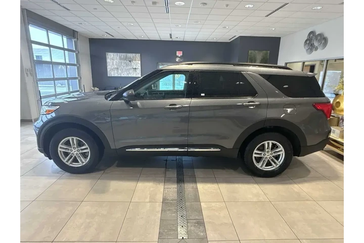 $32444 : Ford Explorer 2024 AWD XLT 4 image 6