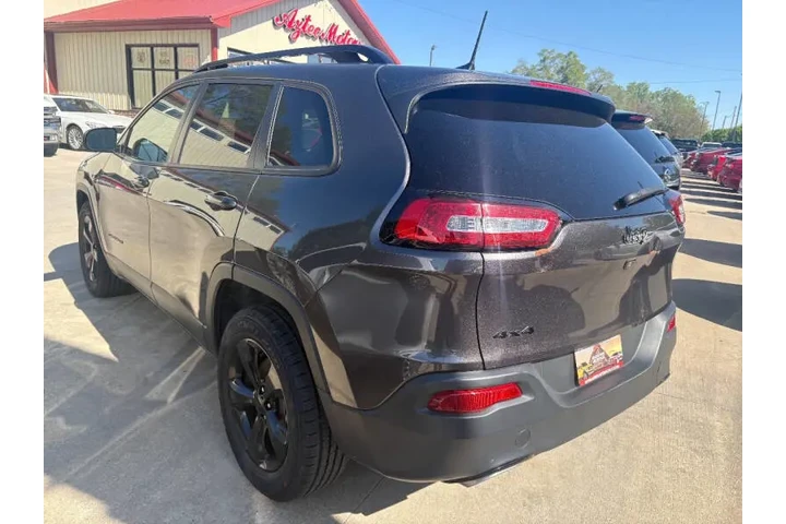 $10950 : 2018 Cherokee Latitude image 7