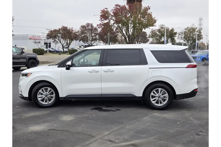 $31737 : Kia Carnival 2024 LX 4dr Min image 8