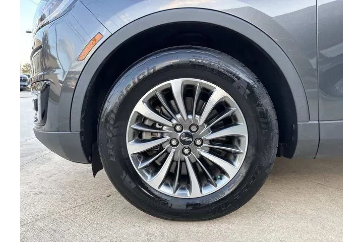 $22880 : Lincoln Nautilus 2020 4dr St image 5