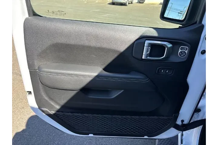 $35890 : Jeep Wrangler 2023 4x4 Sahar image 10