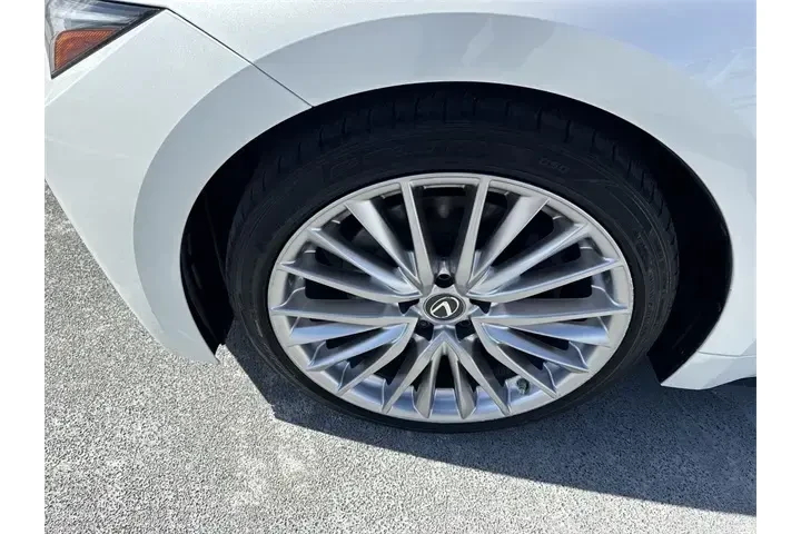 $32998 : Lexus IS 300 2022 4dr Sedan image 10