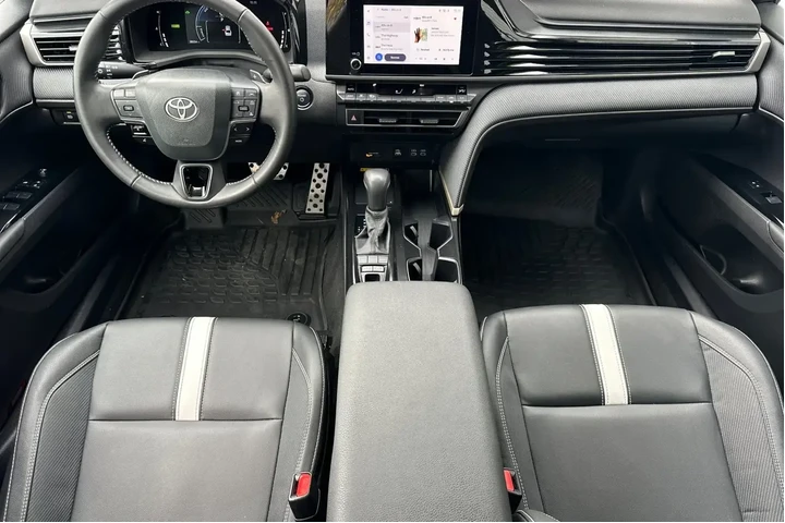 $28200 : Toyota Camry 2025 SE 4dr Sed image 6