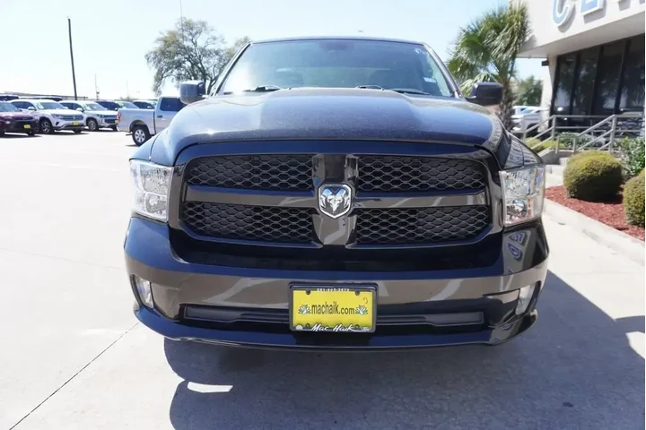 $17388 : Ram 1500 2017 4x2 Express 4d image 2