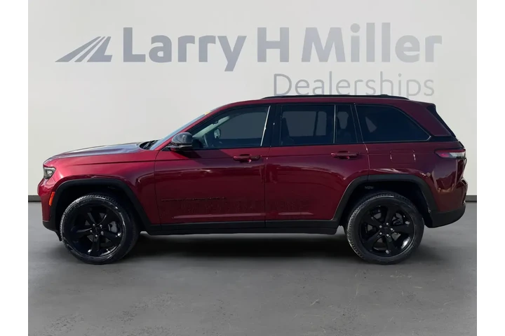 $29877 : Jeep Grand Cherokee 2023 4x4 image 2