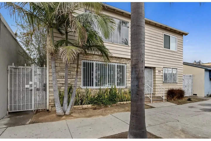 $1300 : Beautiful space image 2