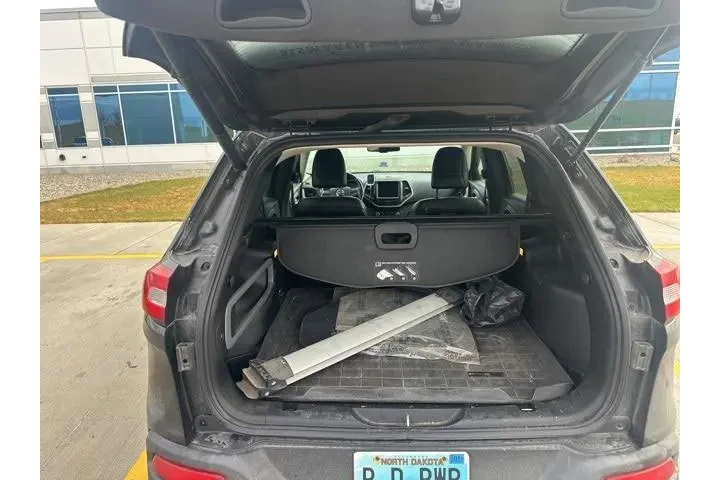 $11000 : Jeep Cherokee 2014 4x4 Limit image 10