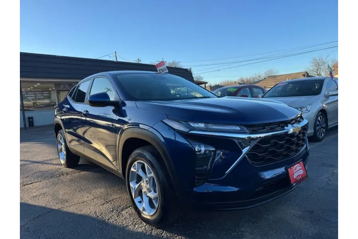 $19495 : 2024 Trax LS image 7