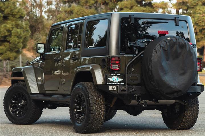 2015 Wrangler Unlimited Sahara image 5