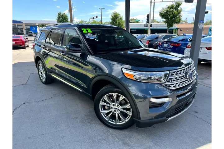 2022 Explorer Limited AWD image 3