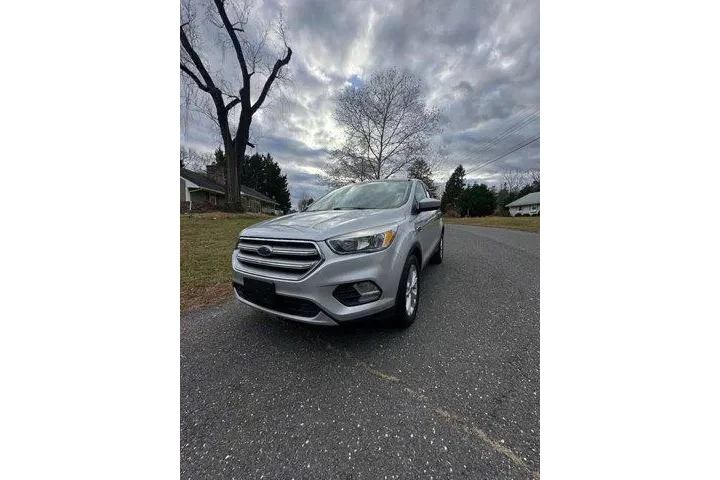 $8495 : Ford Escape 2017 SE 4dr SUV image 4
