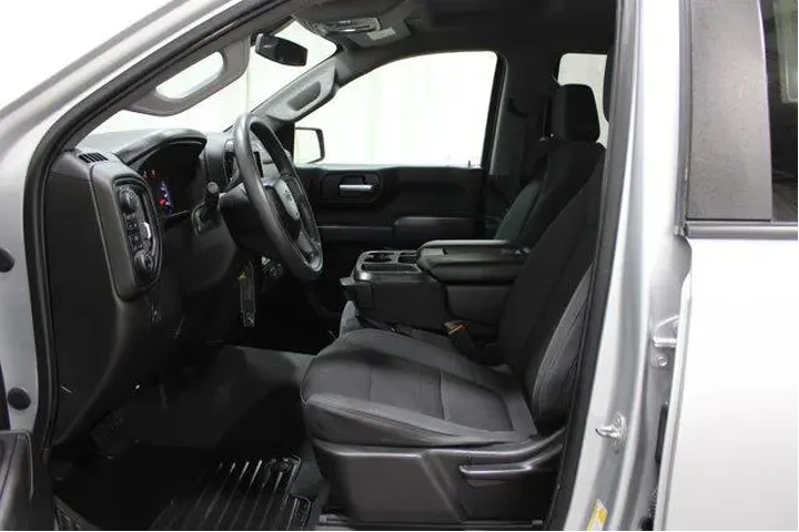 $28982 : Chevrolet Silverado 1500 202 image 3