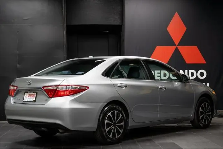 $15784 : Toyota Camry 2017 SE 4dr Sed image 9