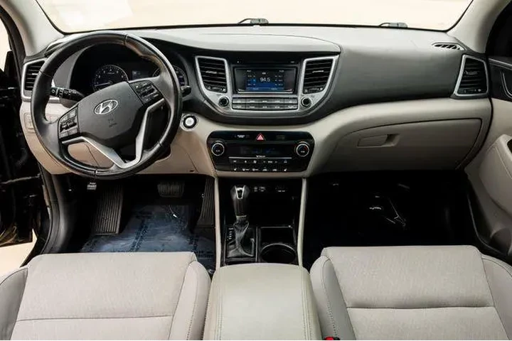 $14735 : Hyundai TUCSON 2017 Sport 4d image 8