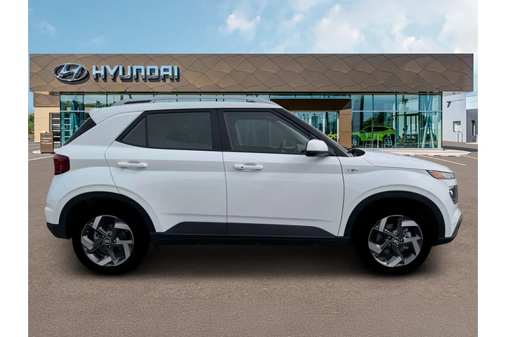 $21900 : Hyundai VENUE 2026 SEL 4dr C image 9