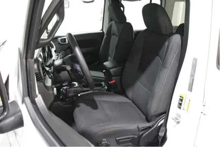 $28998 : Jeep Wrangler Unlimited 2022 image 5