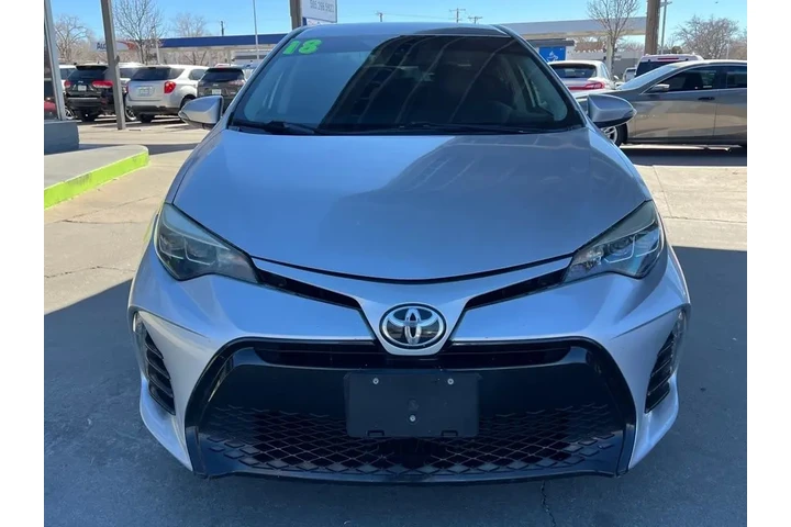 2018 Corolla SE 6M image 2