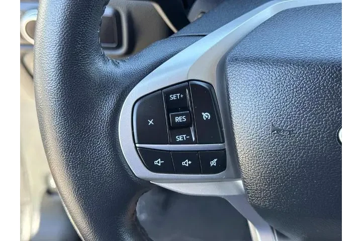 $29800 : Ford Explorer 2023 XLT 4dr S image 10