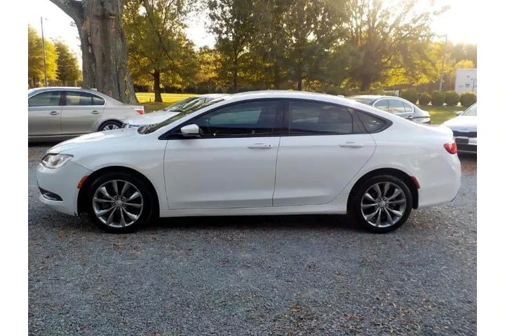 $7399 : 2015 200 S image 2