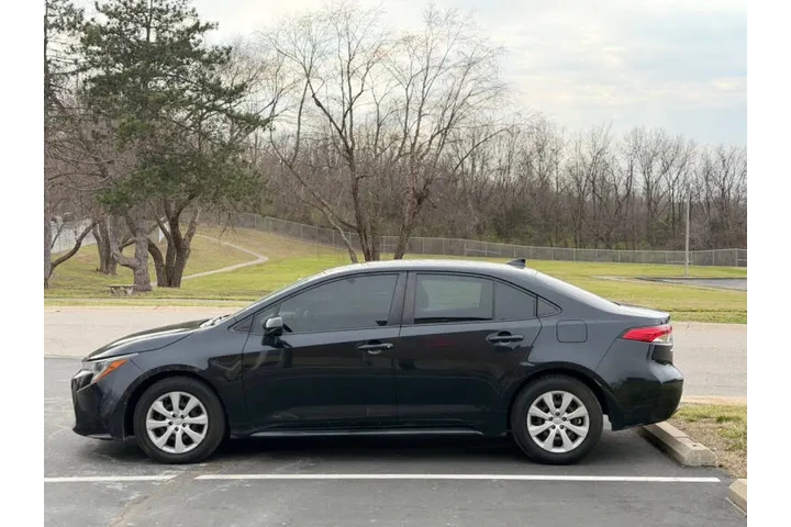 $11999 : 2020 Corolla LE image 9