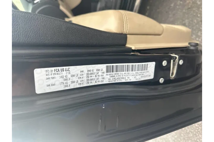 2016 Durango SXT image 3