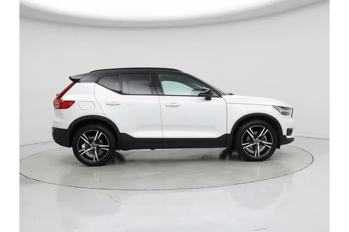 $27998 : Volvo XC40 2022 AWD T5 R-Des image 7