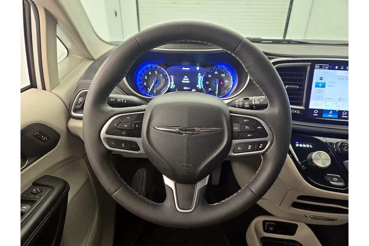 $27998 : Chrysler Pacifica 2023 Touri image 10