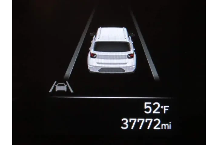 $17713 : Hyundai VENUE 2024 SEL 4dr C image 9