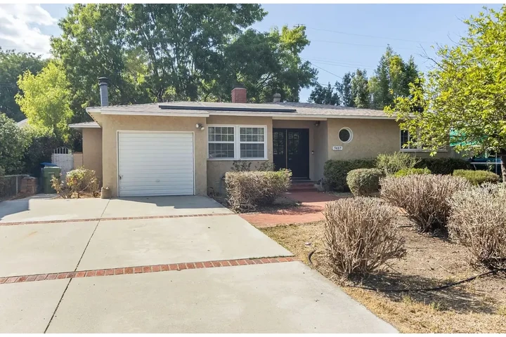 $2750 : 3 bedroom house available image 1