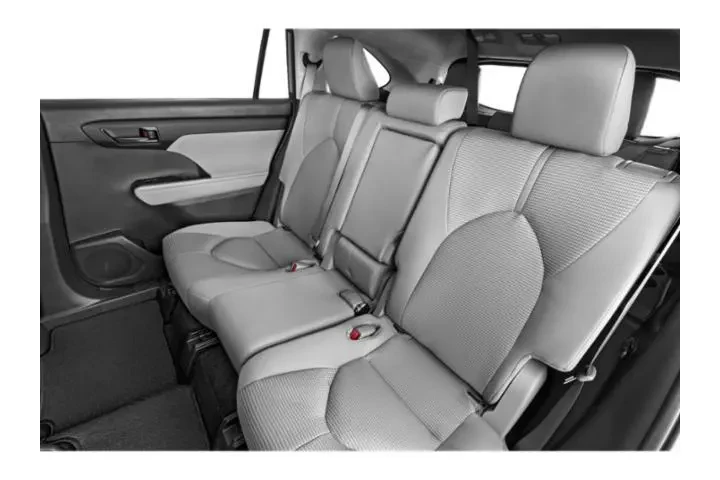 $34961 : Toyota Highlander 2023 L 4dr image 3