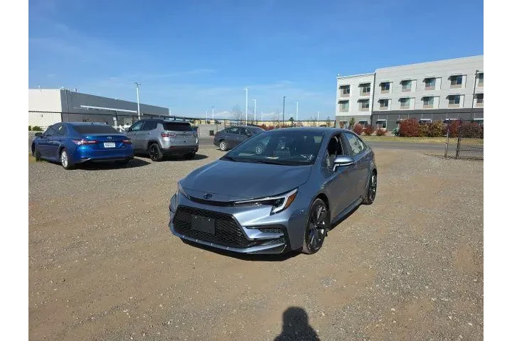 $33900 : Toyota Corolla 2026 XSE 4dr image 3