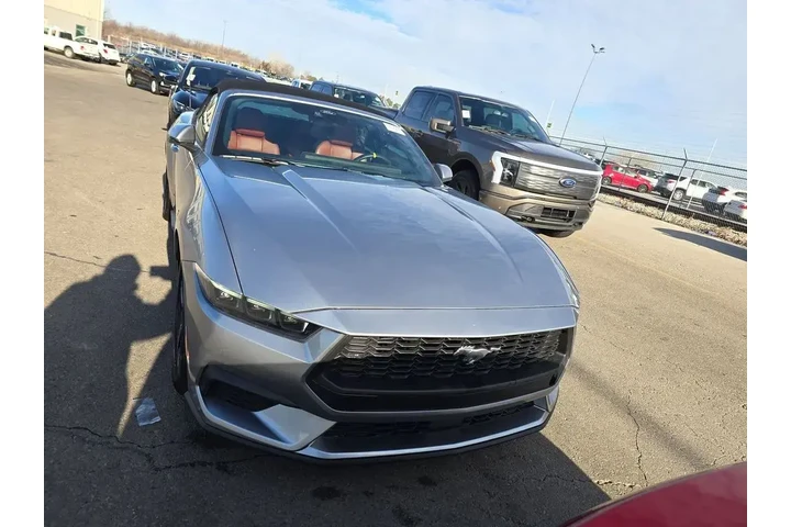 $31999 : Ford Mustang 2025 EcoBoost P image 2